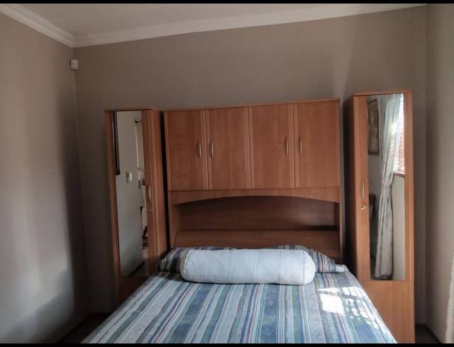 5 BEDROOM HOUSE FOR SALE IN WHITE RIVER EXT 3